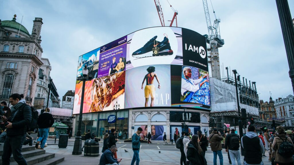 Piccadilly Circus advertising